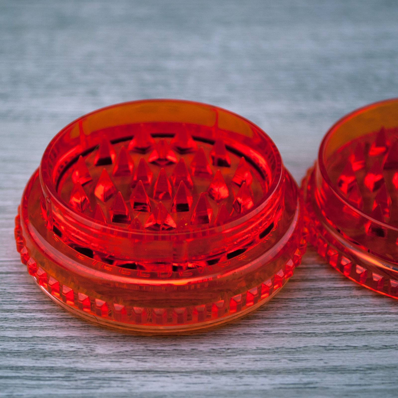 Storz & Bickel Acrylic 3 pc Herb Grinder - Image 2